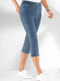 Caprijeans mit Nieten-Verzierung
