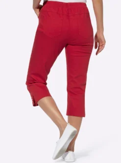 Caprijeans mit Nieten-Verzierung