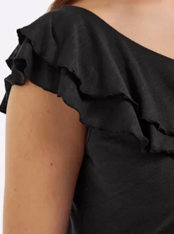 Carmenshirt mit breitem Volant