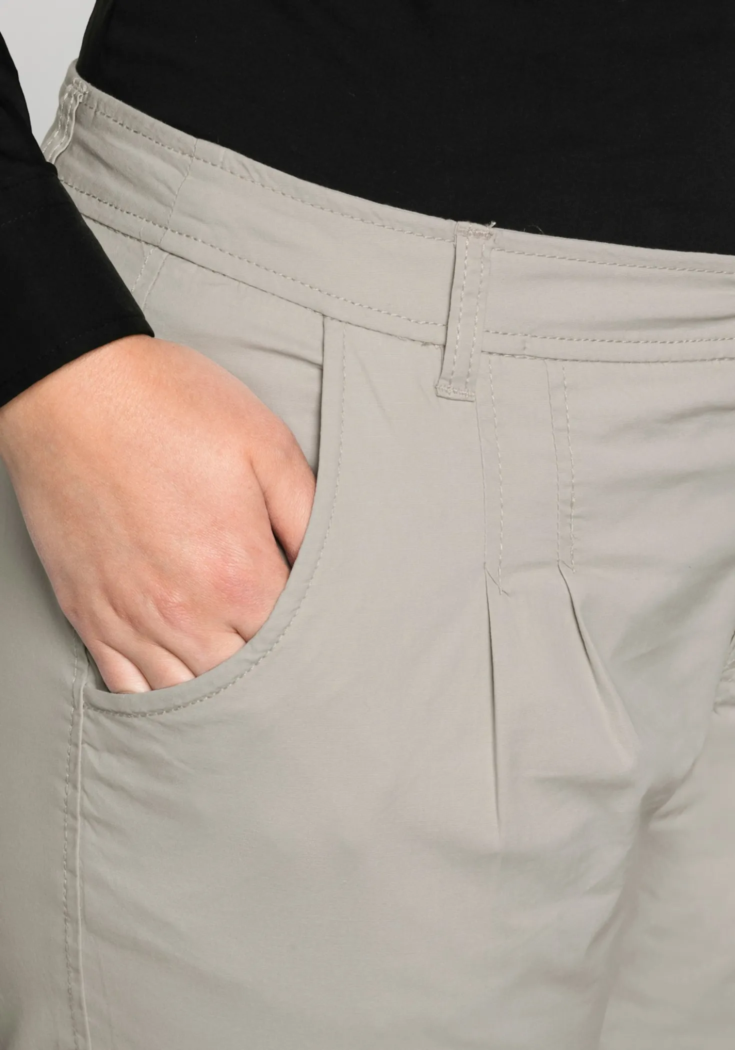 Chinohose mit Bundfalten