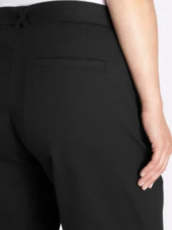 Chinohose mit Gürtel