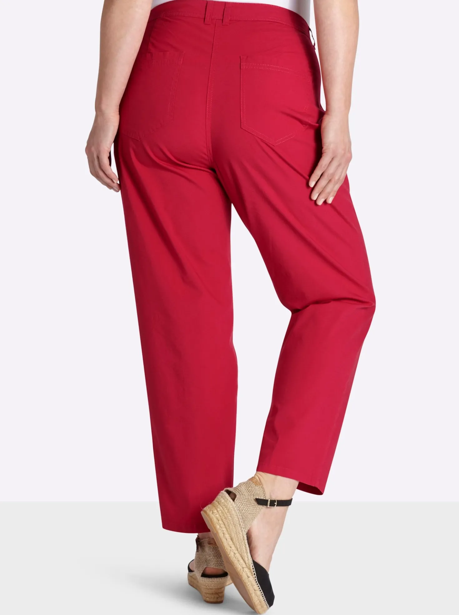 Chinohose mit Strassknopf am Bund