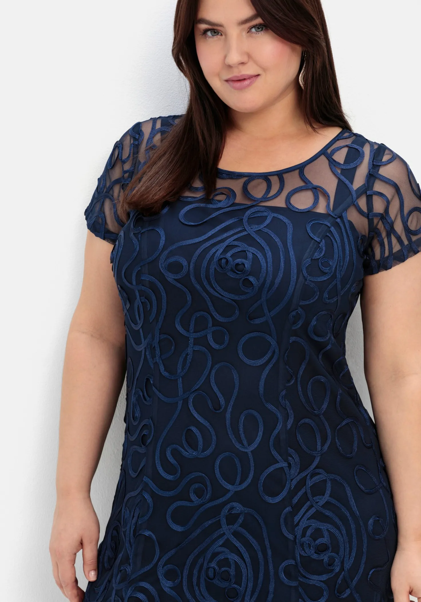 Cocktailkleid mit Zierborten