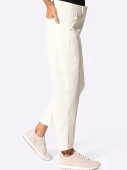 Cordhose mit fließendem Fall