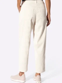 Cordhose mit fließendem Fall