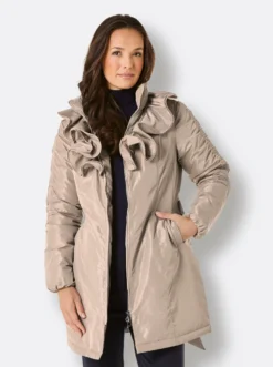 Daunenjacke mit doppellagigen Volants