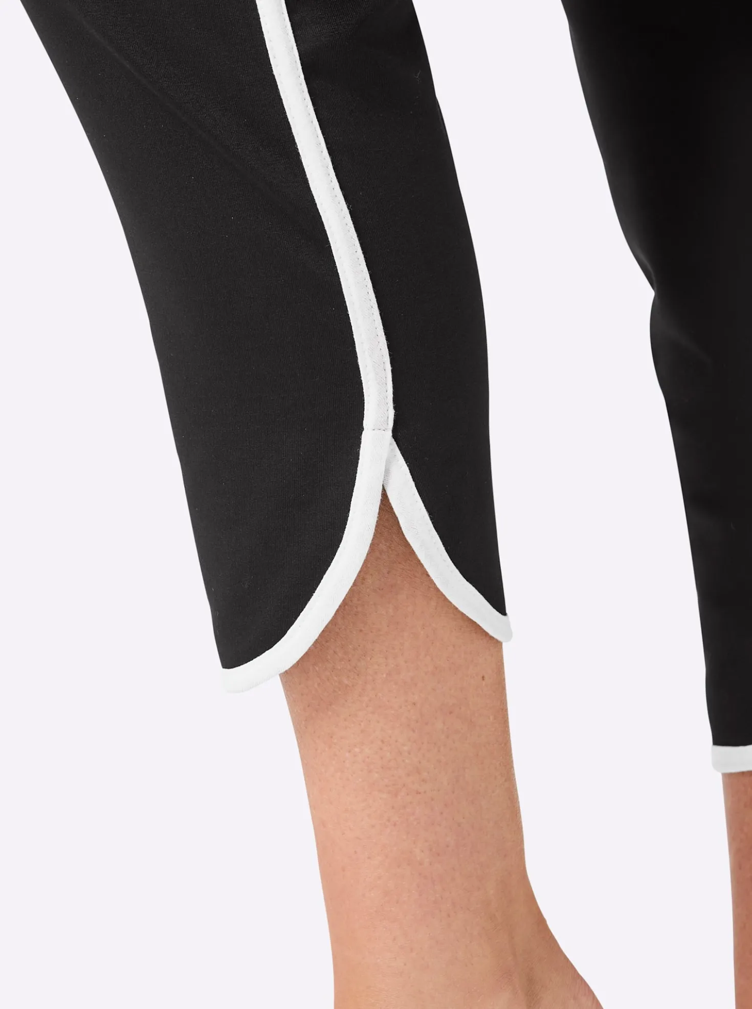 Dehnbund-Hose mit Kontrastpaspeln