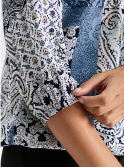 Druckbluse mit elastischen Abschlüssen