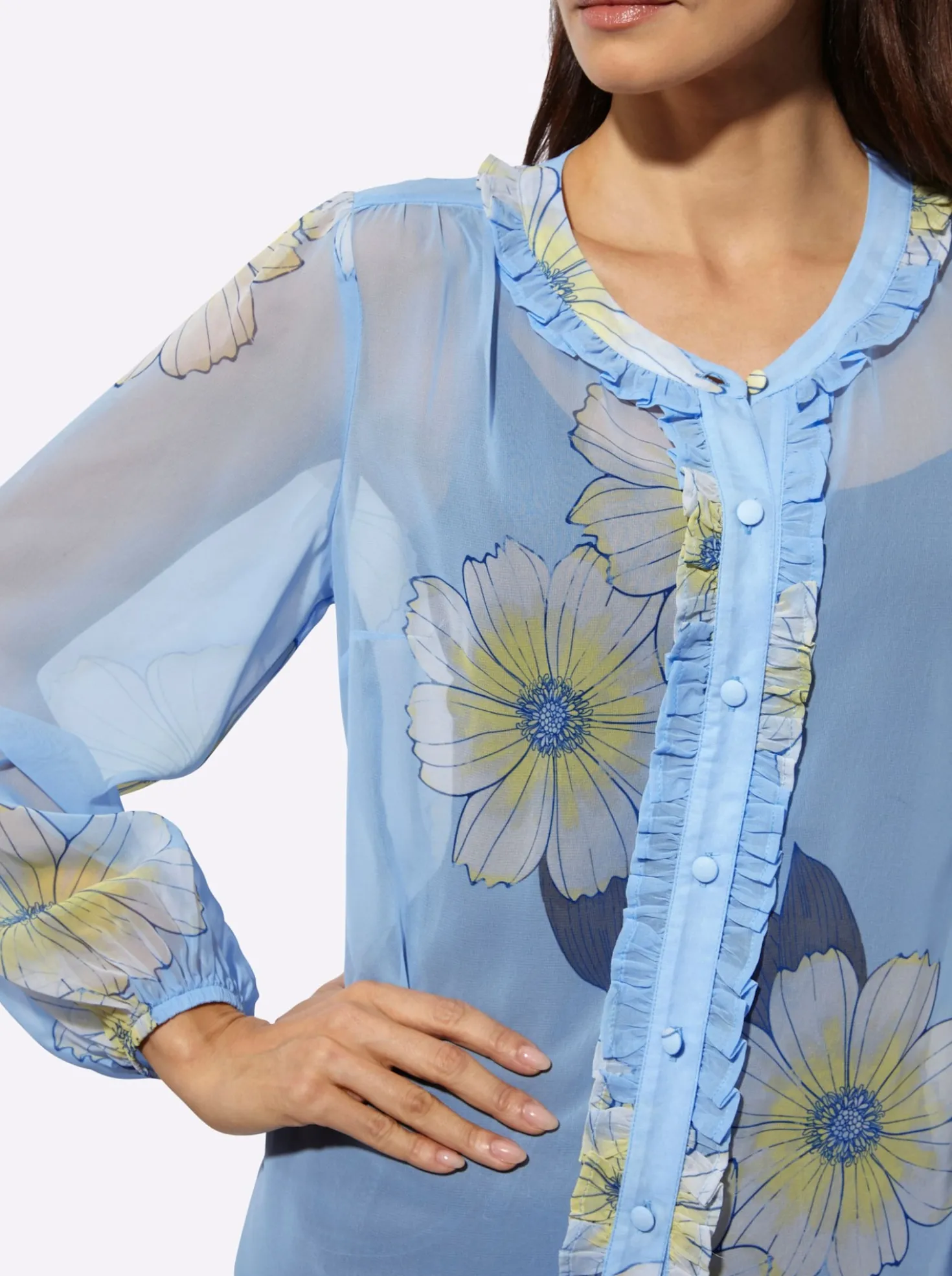 Druckbluse mit romantischen Rüschen