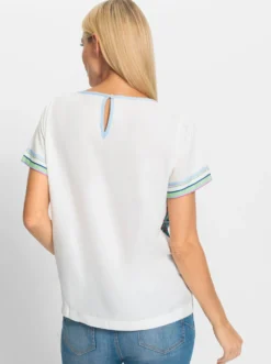 Druckbluse seitlich zum Knoten