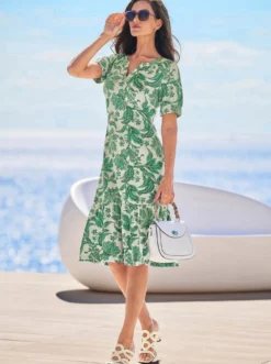 Druckkleid mit Puffärmeln