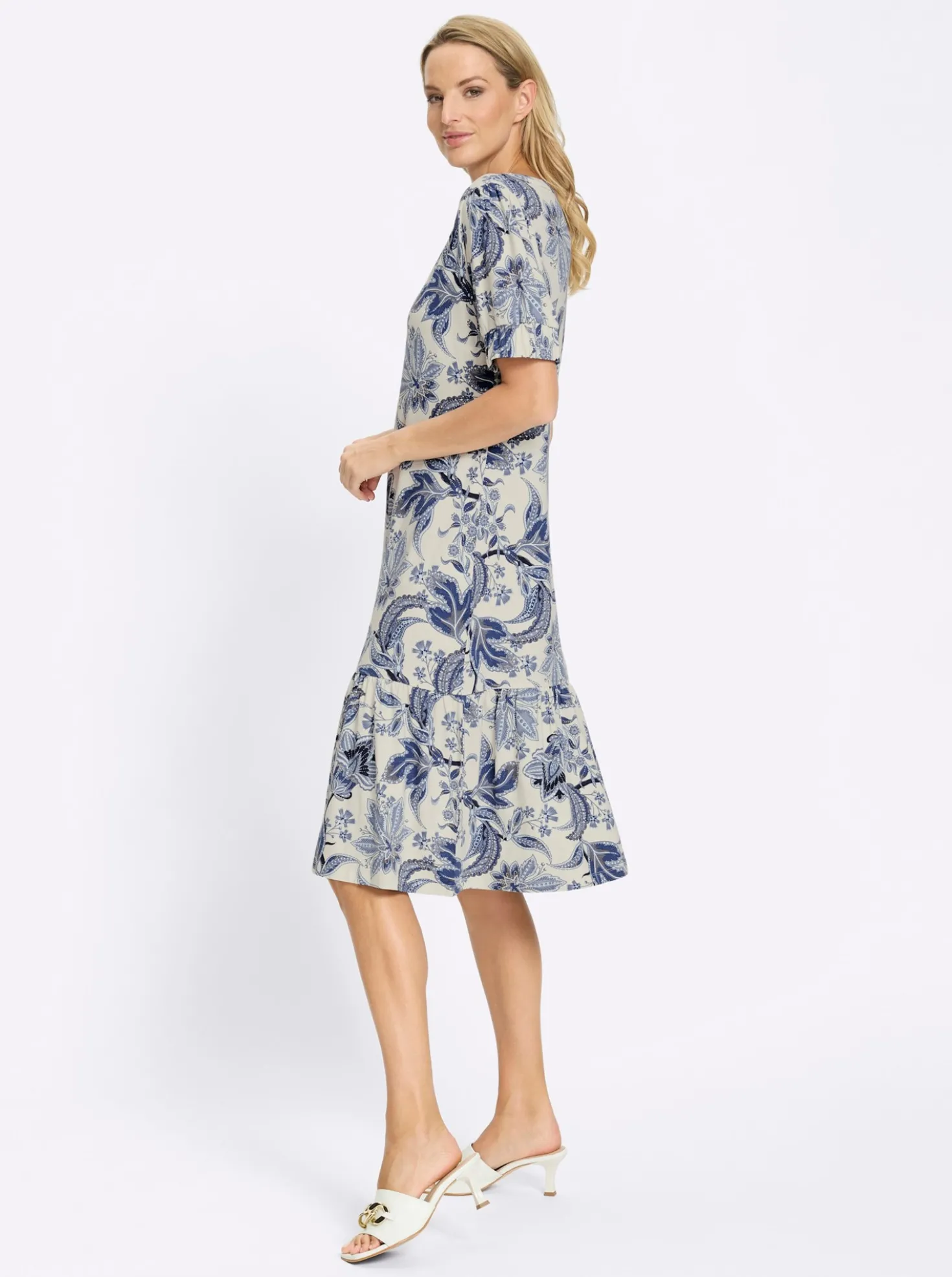 Druckkleid mit Puffärmeln