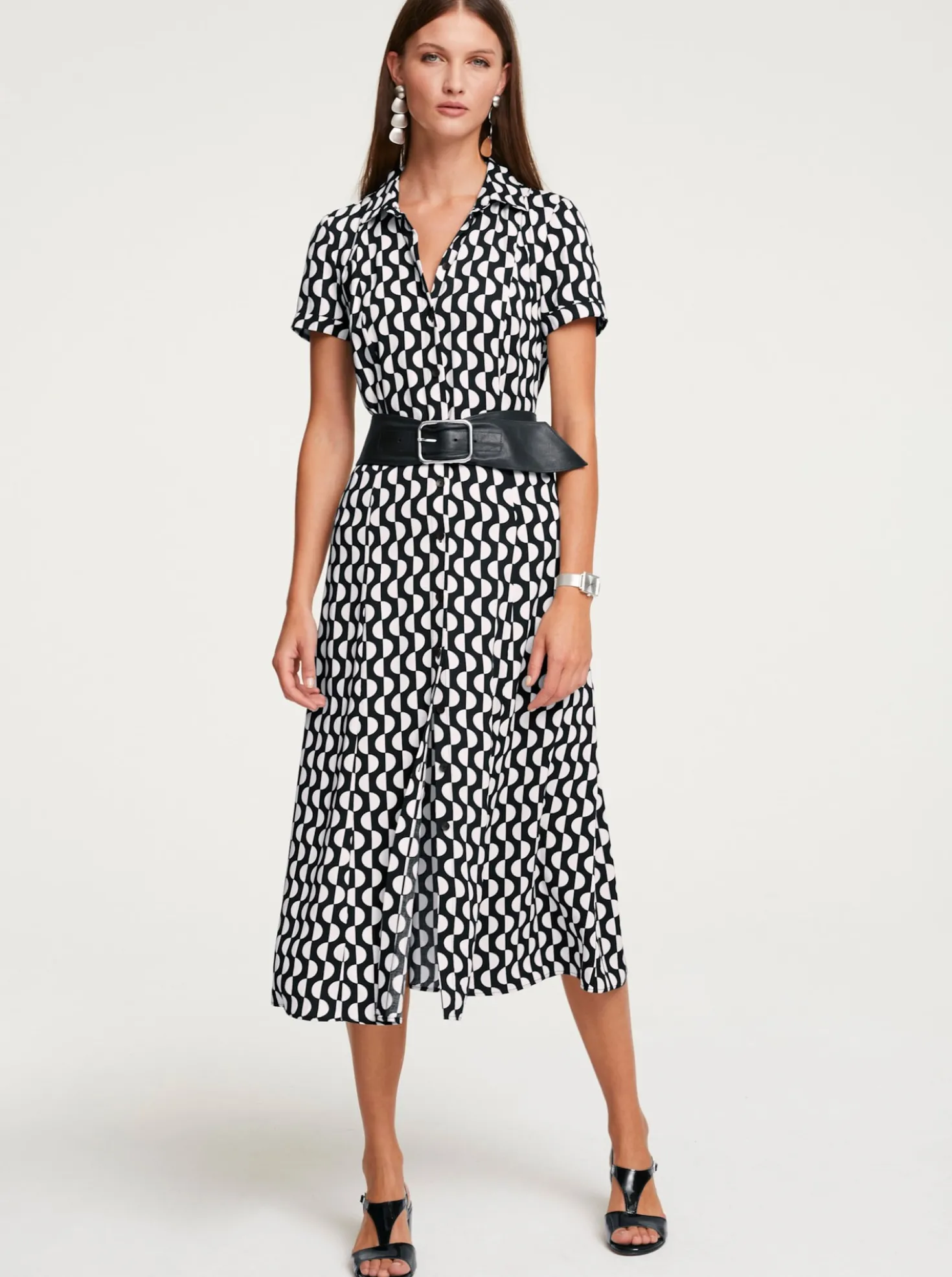 Druckkleid mit Stoffbindegürtel