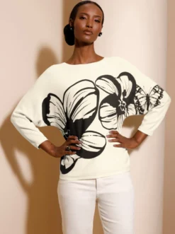 Feinstrickpullover mit Blütenmotiv