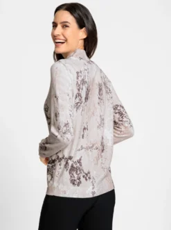Feinstrickpullover mit höherem Stehkragen