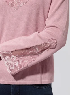 Feinstrickpullover mit Spitzen-Details