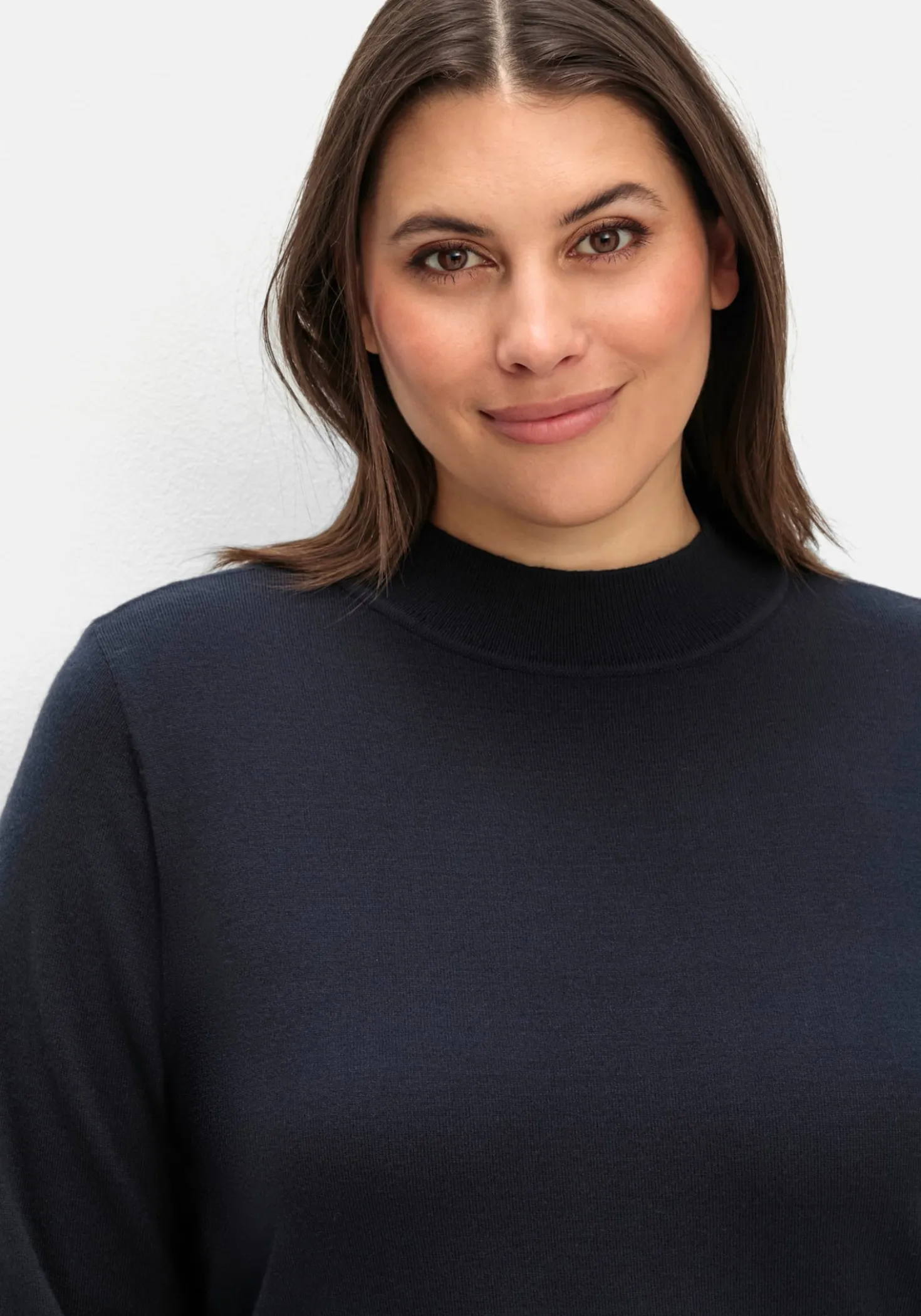 Feinstrickpullover mit Stehkragen