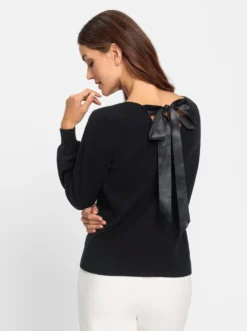 Feinstrickpullover mit V-Ausschnitt vorne und hinten