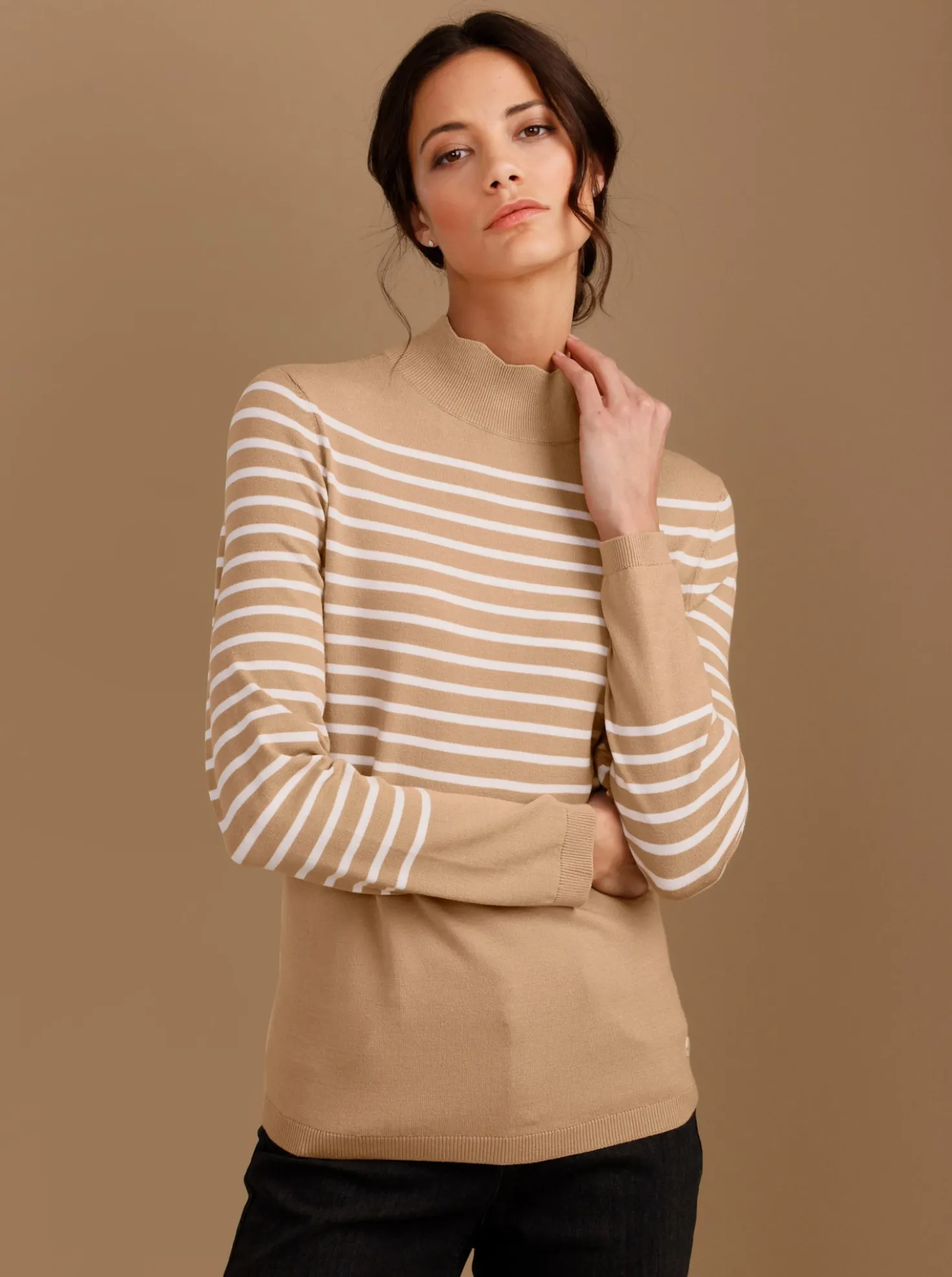 Feinstrickpullover mit Wellenkante
