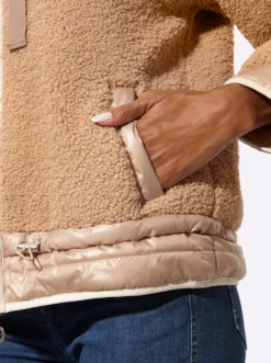 Fleecejacke mit abnehmbarer Kapuze