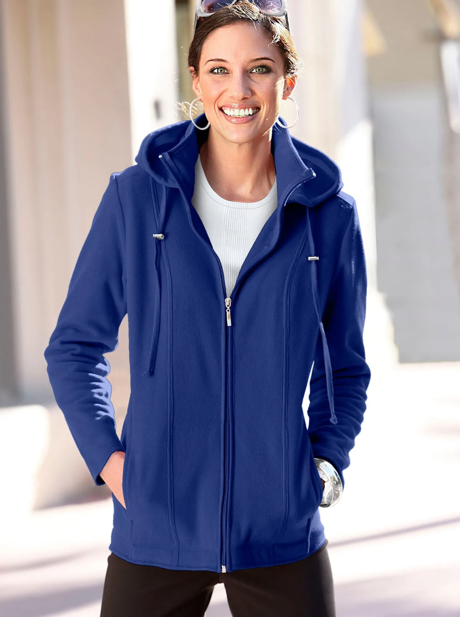 Fleecejacke mit abnehmbarer Kapuze