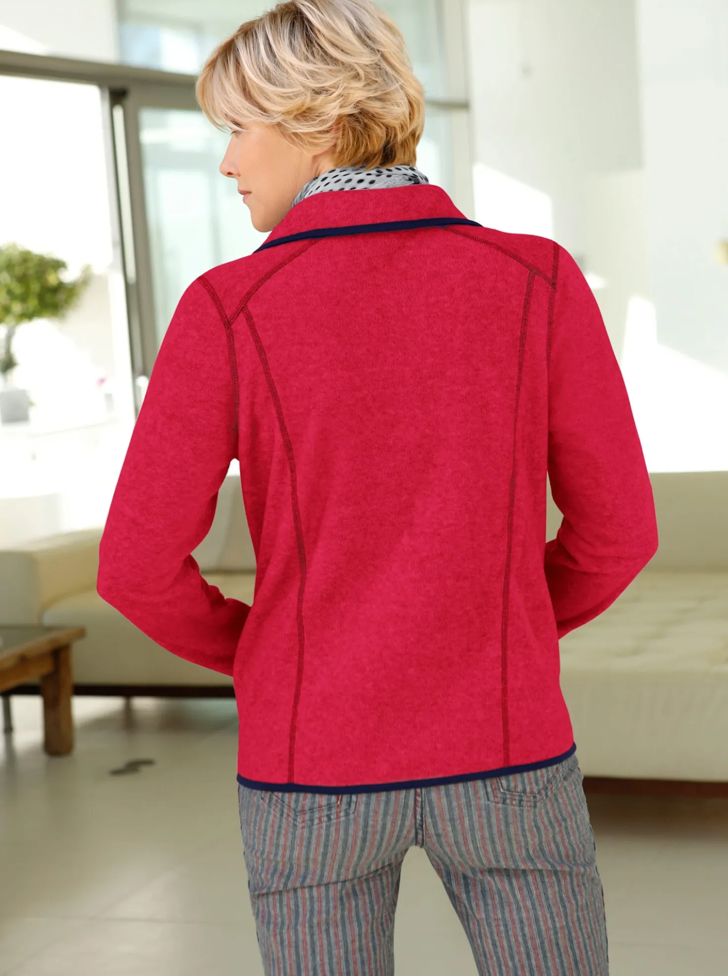 Fleecejacke mit Sternchen-Stickerei