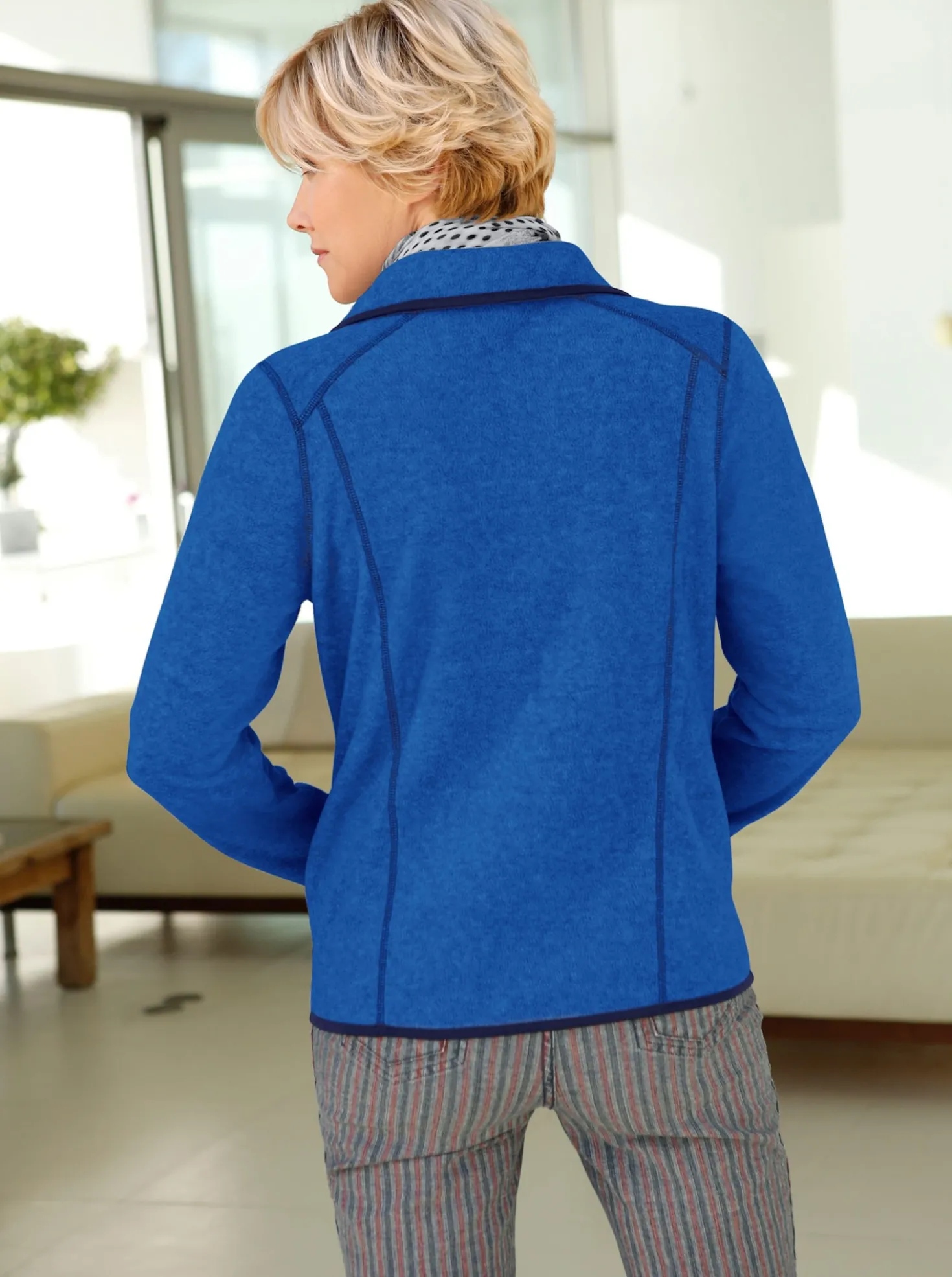 Fleecejacke mit Sternchen-Stickerei