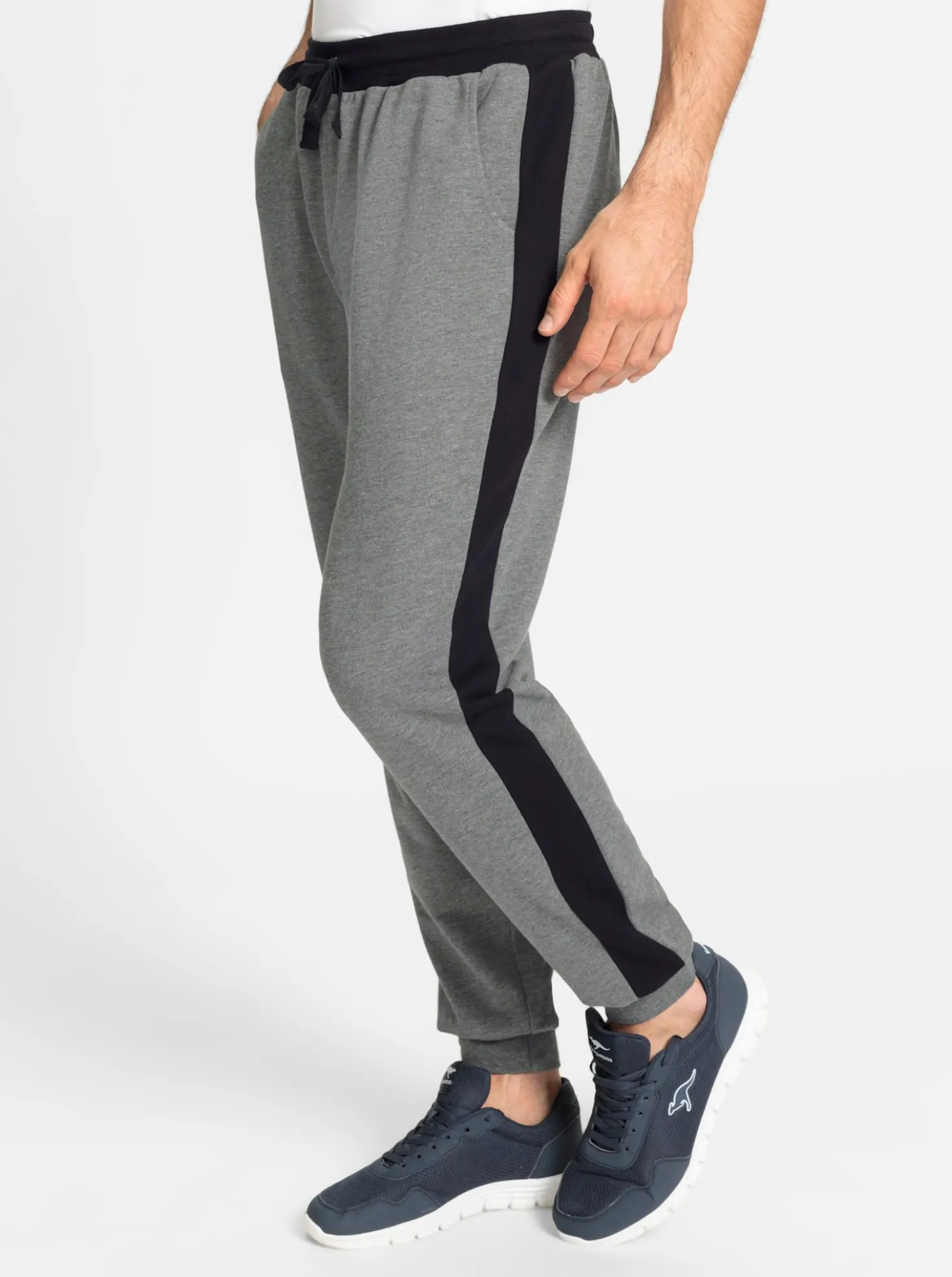 Freizeithose mit Bündchen am Saum