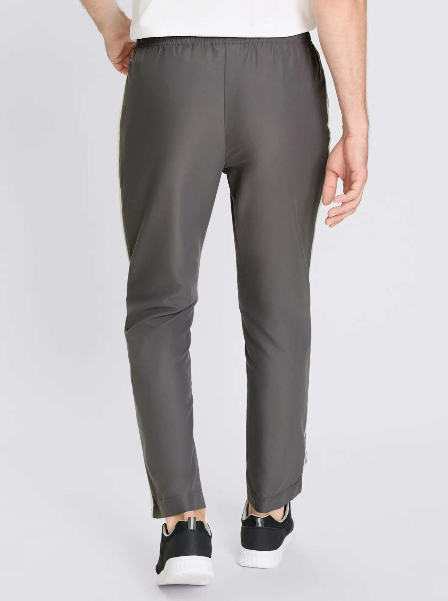 Freizeithose mit Reißverschluss bis zur Hüfte