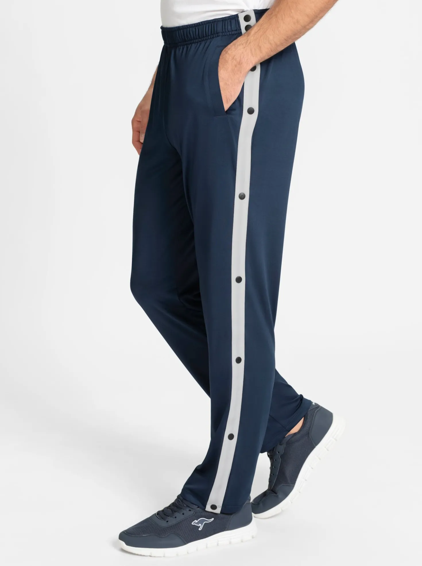 Freizeithose mit seitlicher Druckknopfleiste
