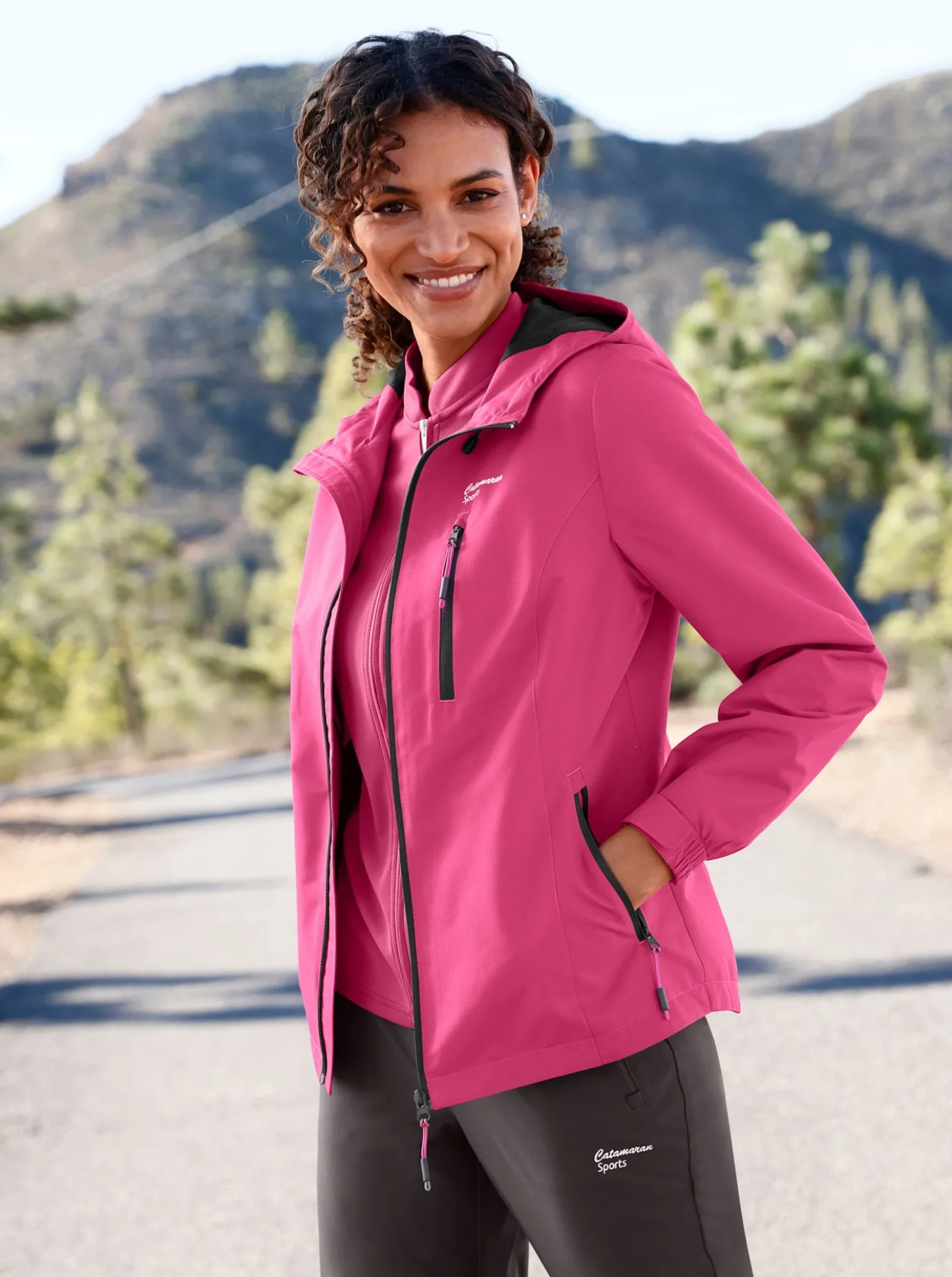 Funktionsjacke mit weitenverstellbaren Ärmeln