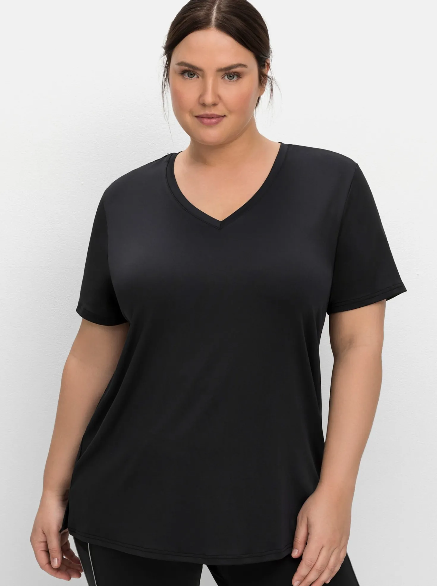 Funktionsshirt mit V-Ausschnitt