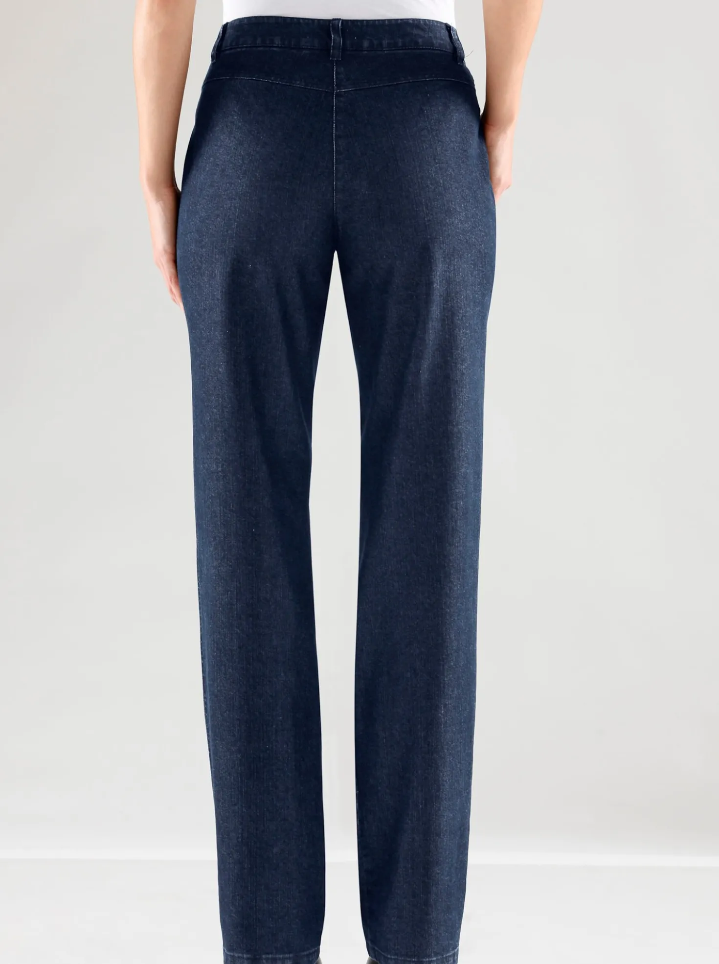 Gerade Jeans mit Bauch-weg-Effekt