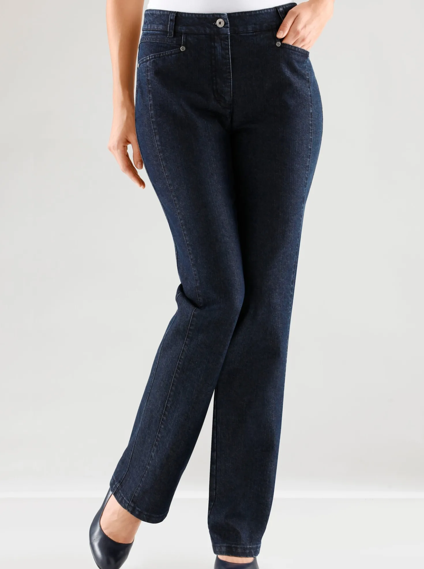 Gerade Jeans mit Bauch-weg-Effekt
