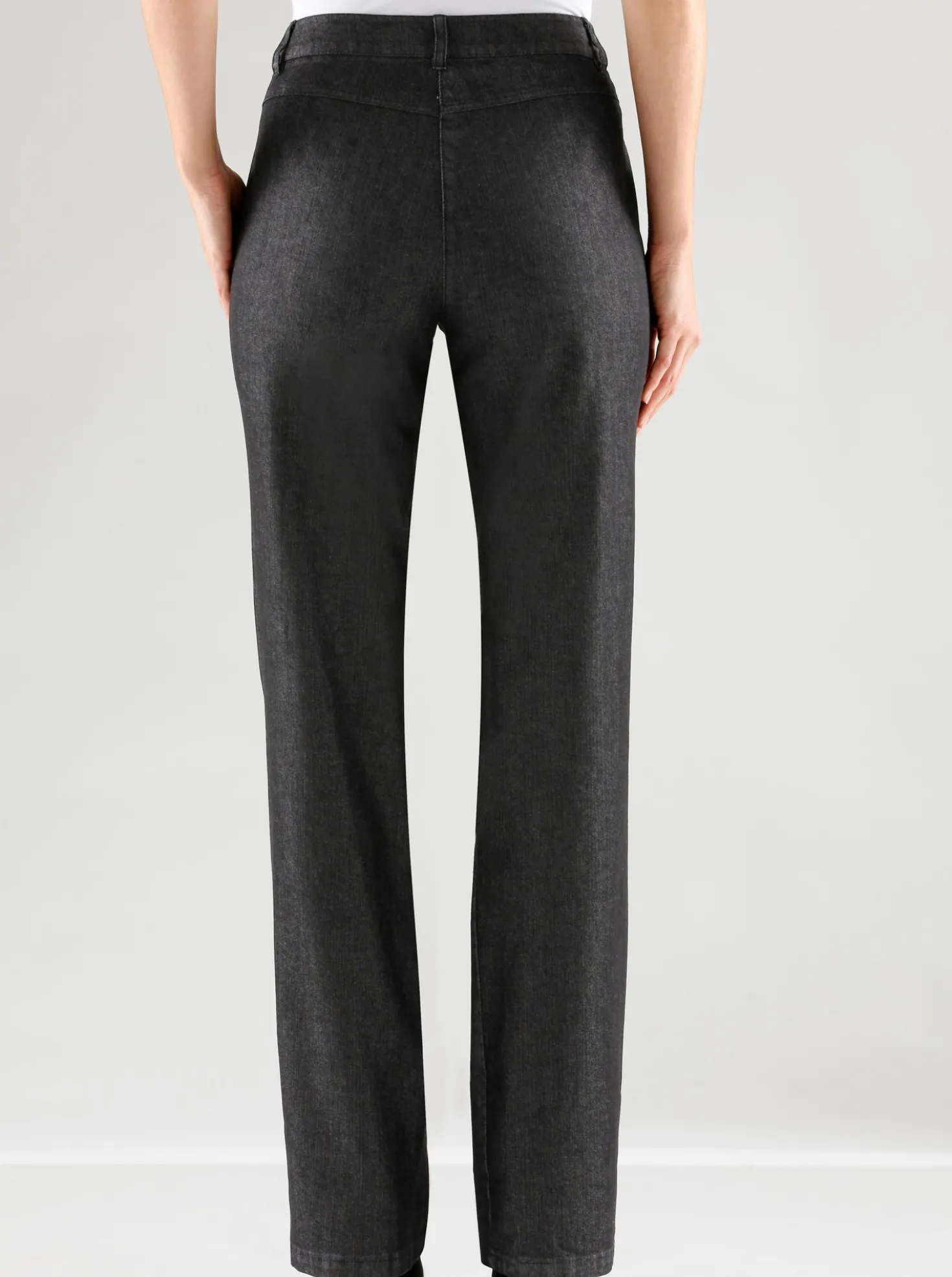 Gerade Jeans mit Bauch-weg-Effekt