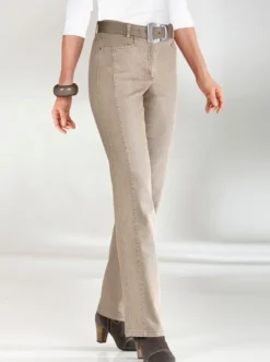 Gerade Jeans mit Bauch-weg-Effekt