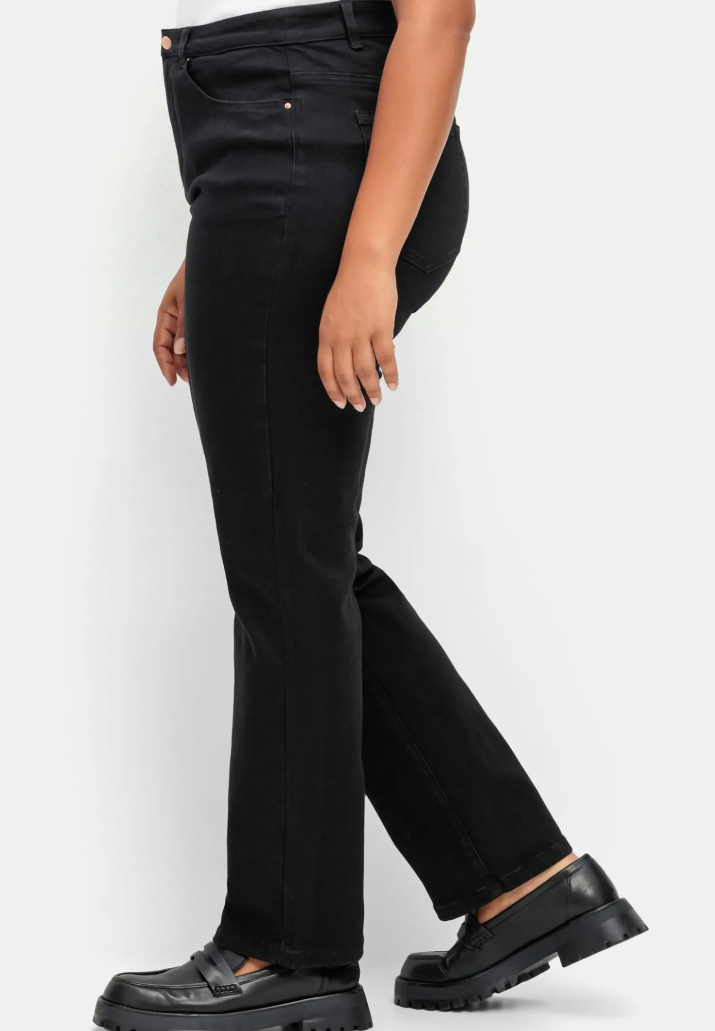 Gerade Jeans mit Bodyforming-Effekt