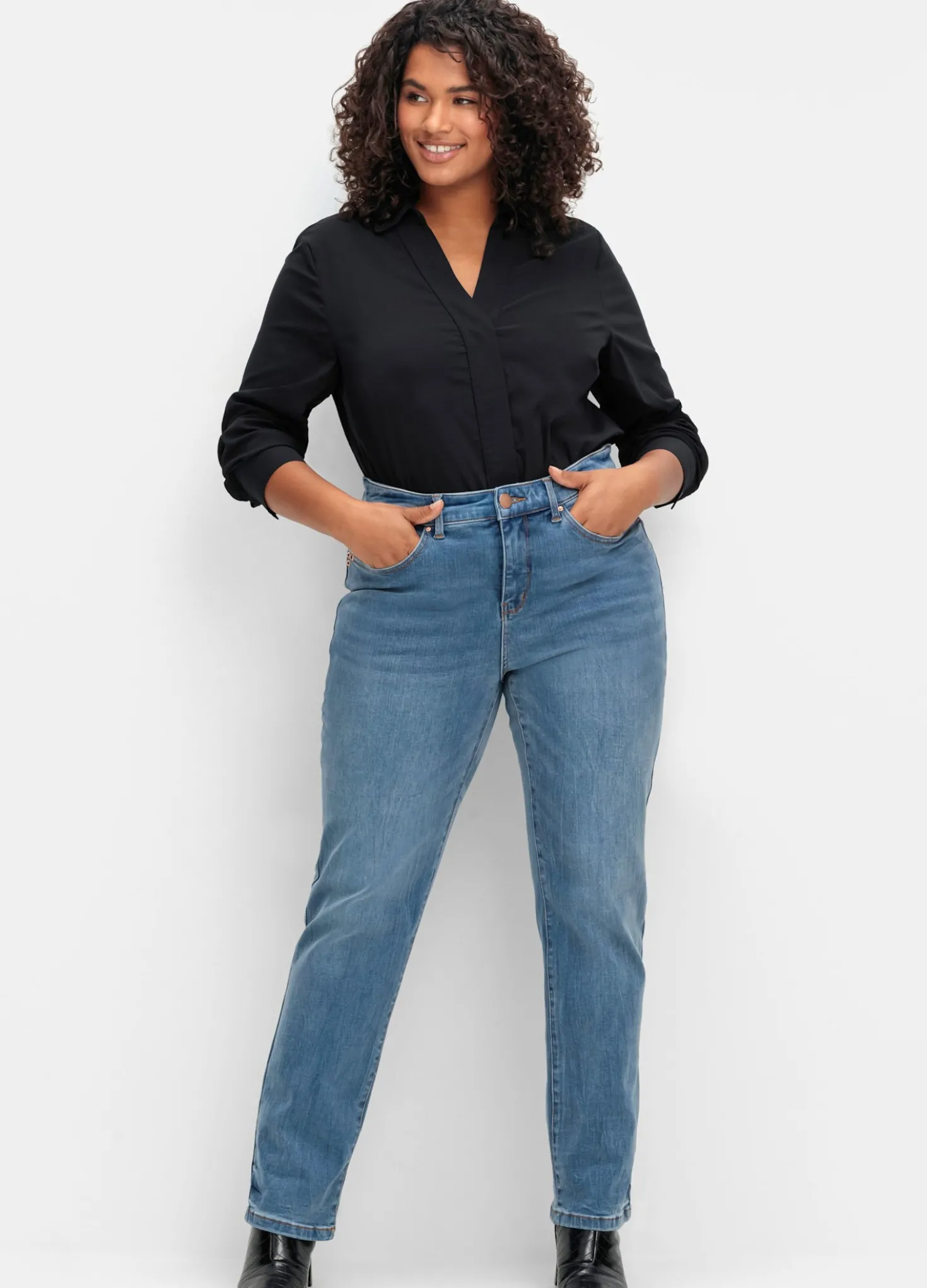 Gerade Jeans mit Bodyforming-Effekt