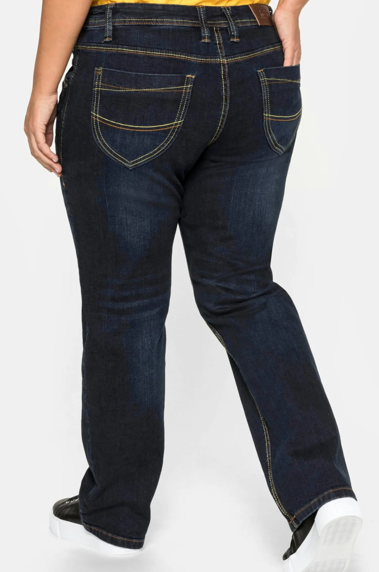 Gerade Jeans mit Used-Effekten