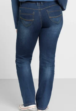 Gerade Jeans mit Used-Effekten