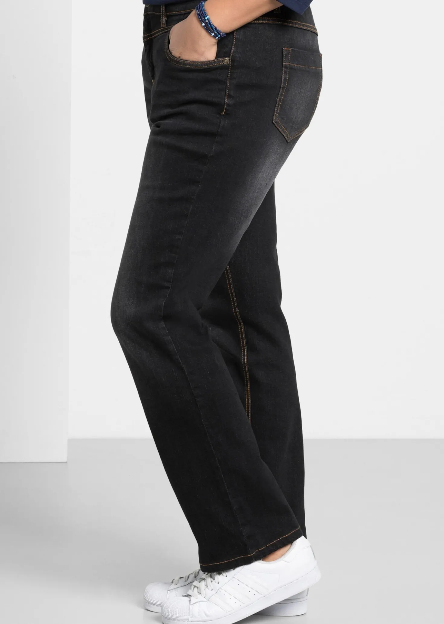 Gerade Jeans mit Used-Effekten