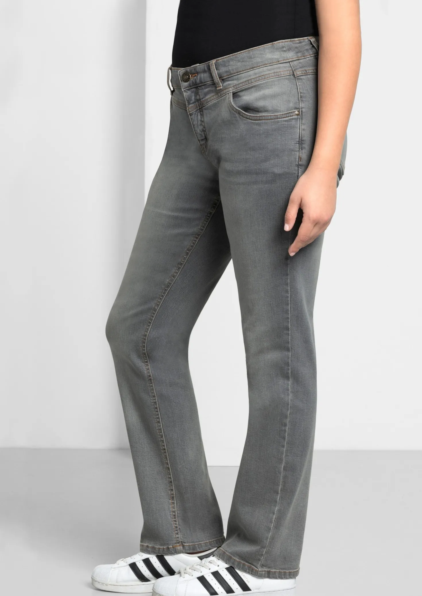 Gerade Jeans mit Used-Effekten