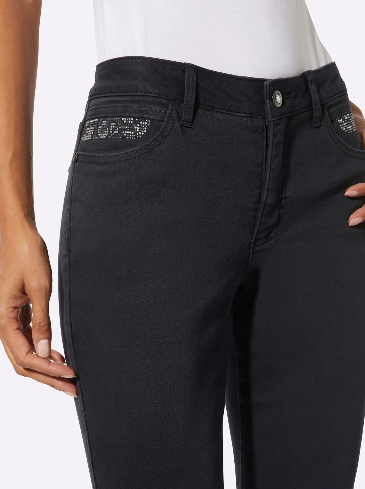 Gerade Jeans mit Ziersteinchen