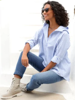 Gestreifte Bluse mit Kapuze