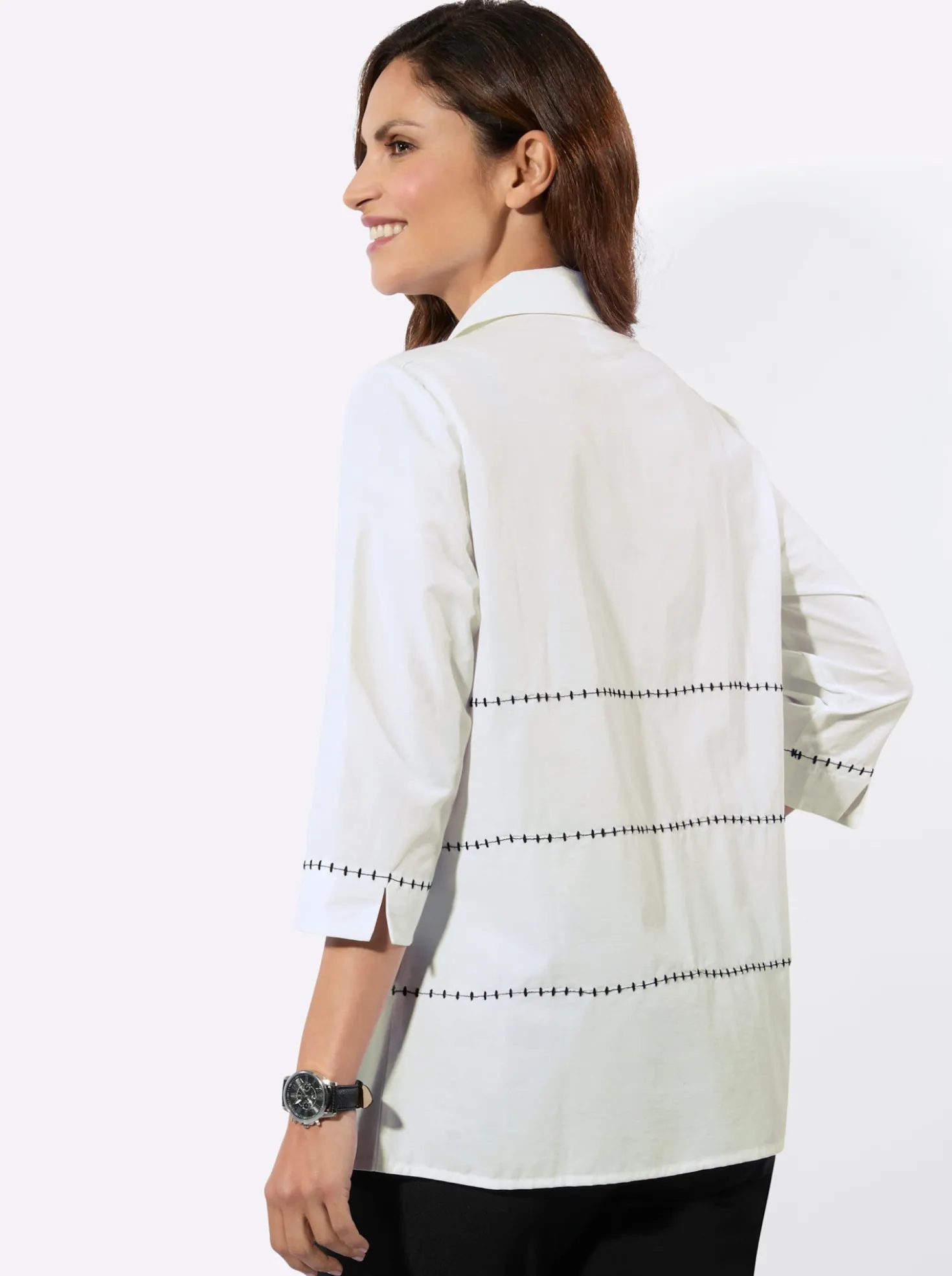 Hemdbluse mit Kontrast-Stickerei