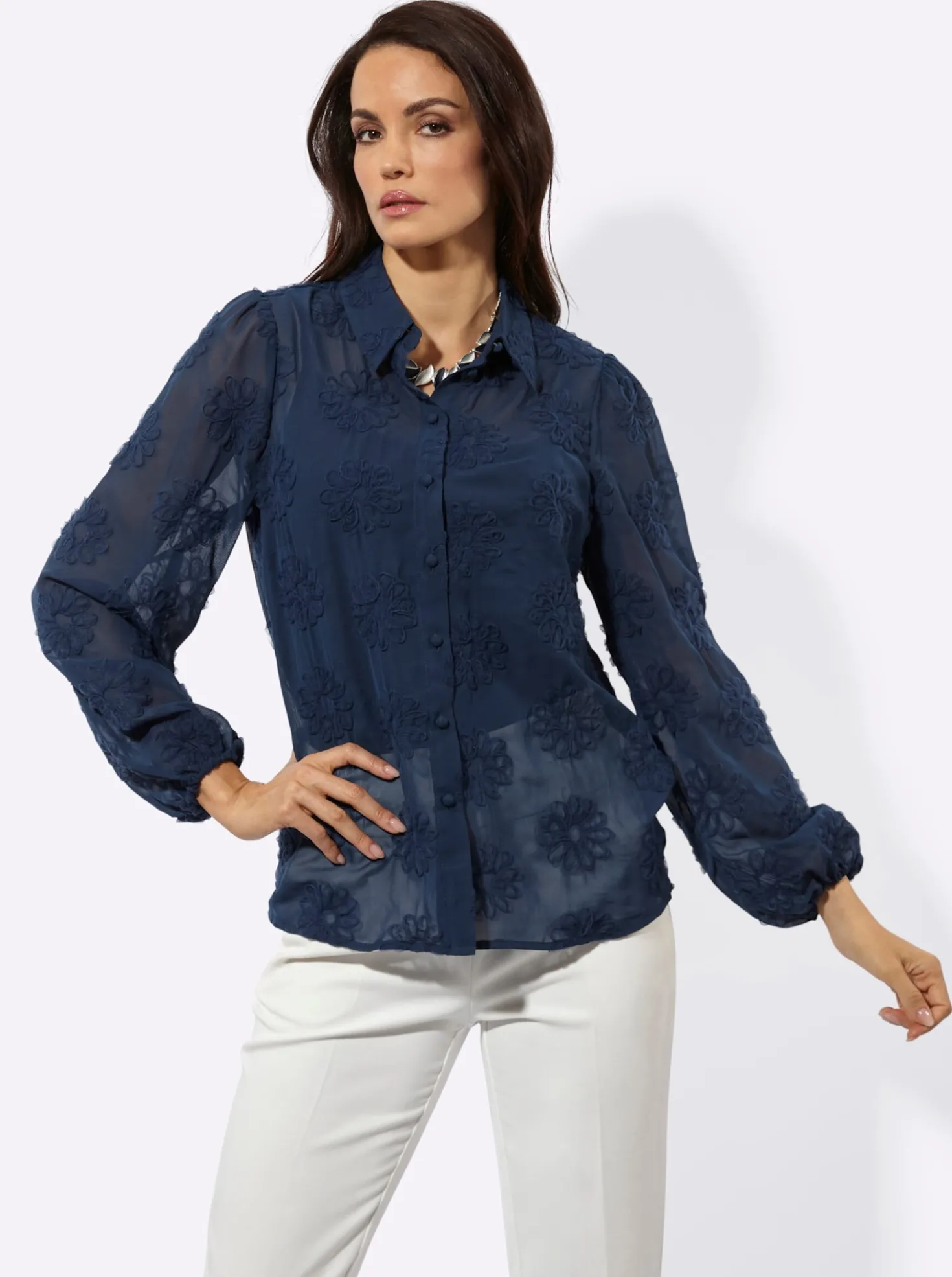 Hemdbluse mit weiten Ärmeln