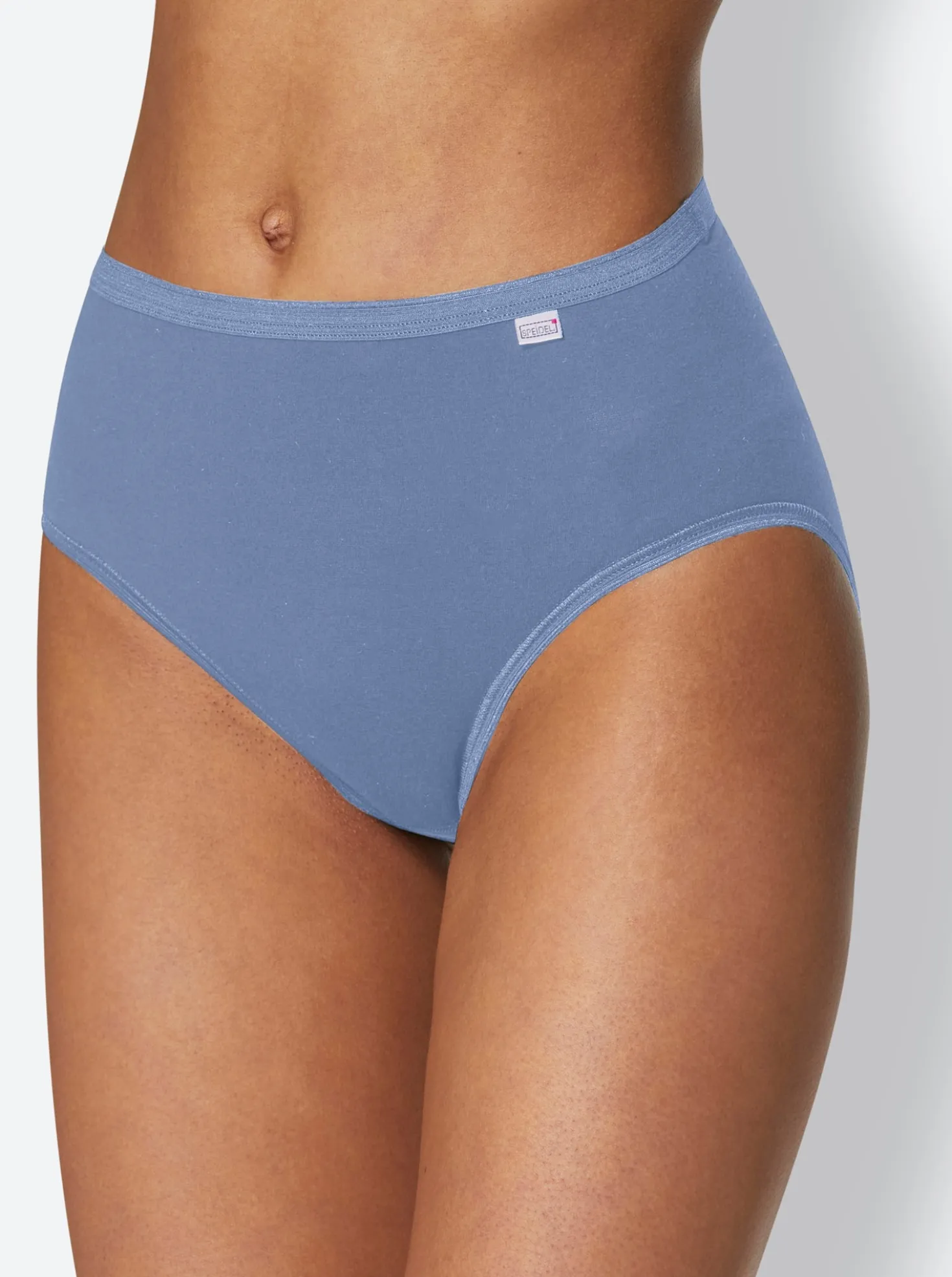 Hüftslip mit elastischen Abschlüssen