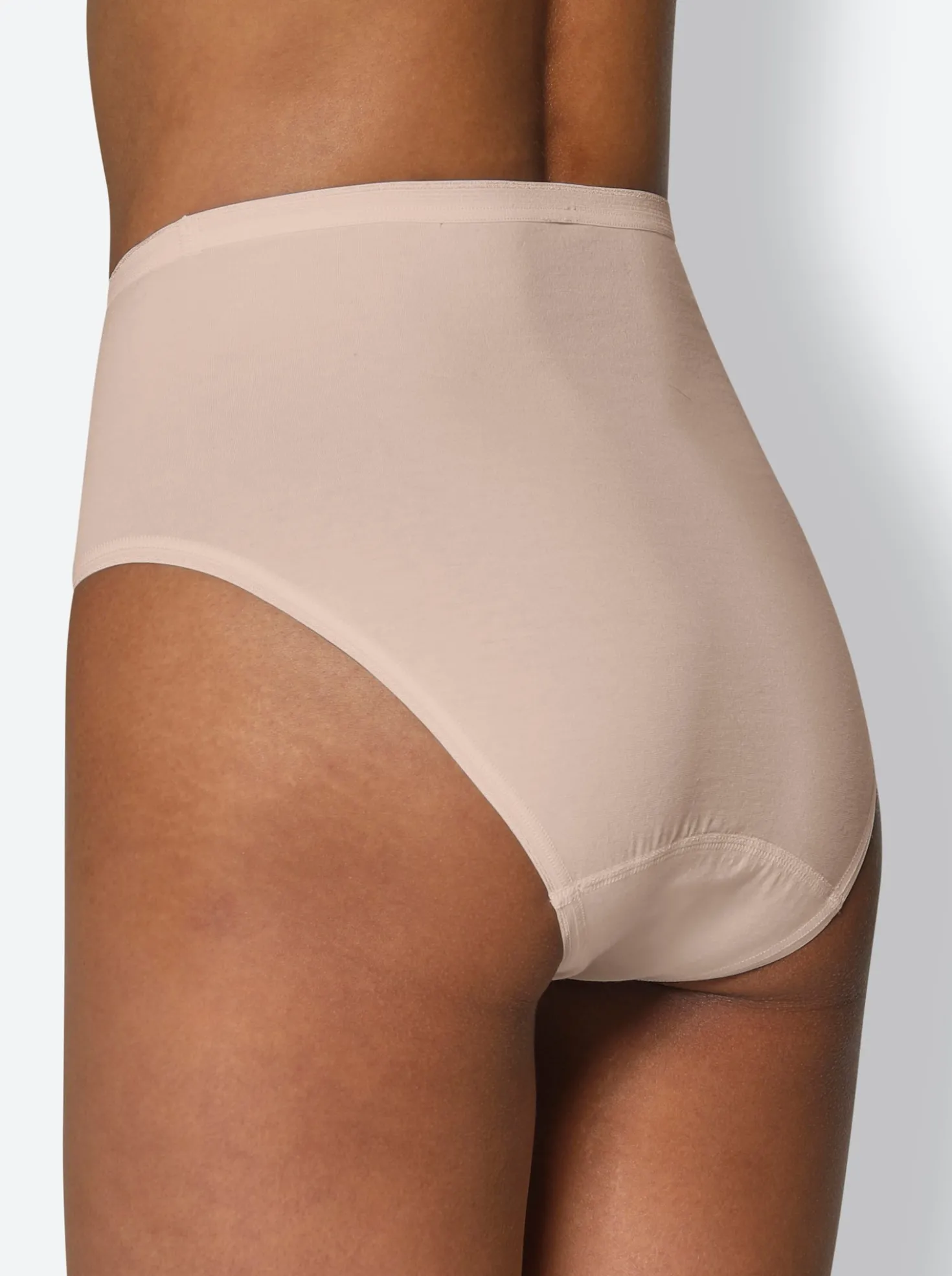 Hüftslip mit elastischen Abschlüssen