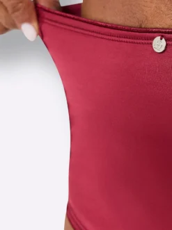 Hüftslip mit seitlichem Spitzeneinsatz