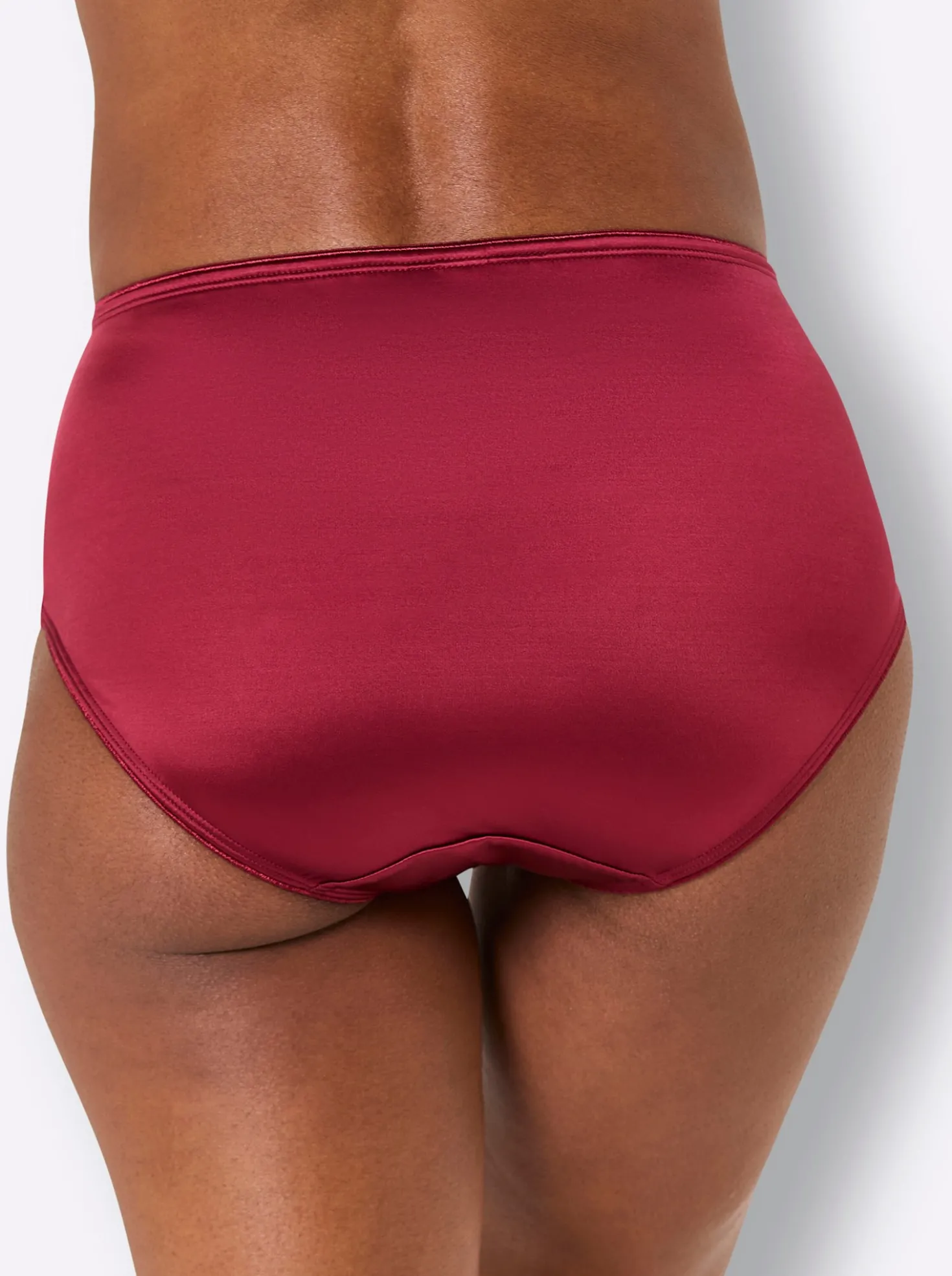 Hüftslip mit seitlichem Spitzeneinsatz